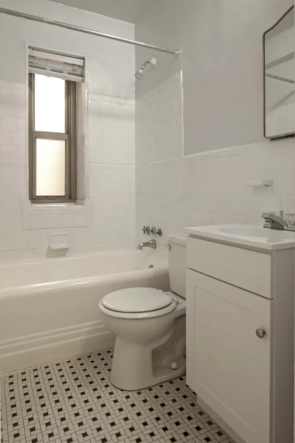 macomb gardens dc rentals bathroom