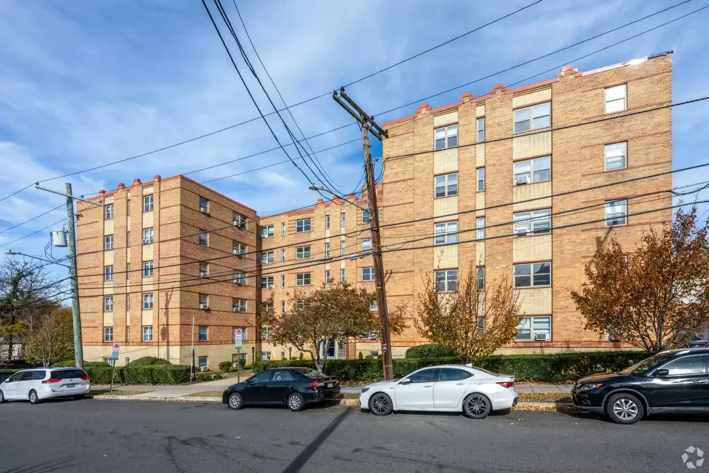 macomb gardens washington dc primary photo